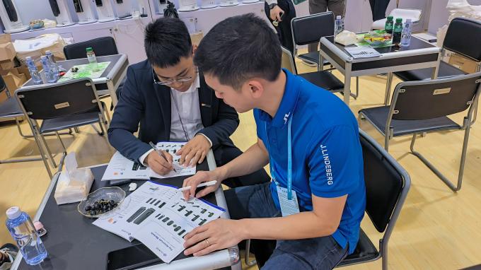 Le verrouillage par mot de passe bim&eacute;trique de Liliwise Tuyawifi Huellas Dactilares &eacute;lectrique num&eacute;rique Cerradura Electronica Inteligente Verrouillage de porte intelligent 32